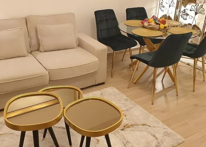 Golden Studio - Private Parking