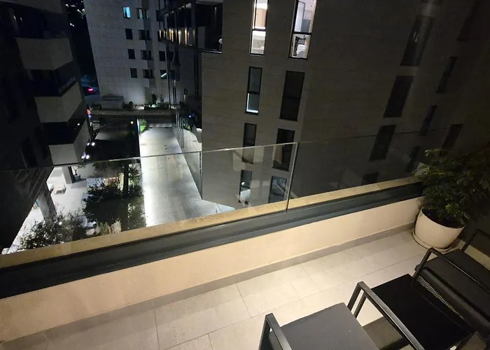 Golden Studio - Private Parking