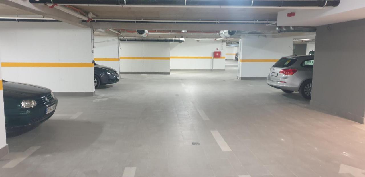 Golden - Private Parking Lägenhet *